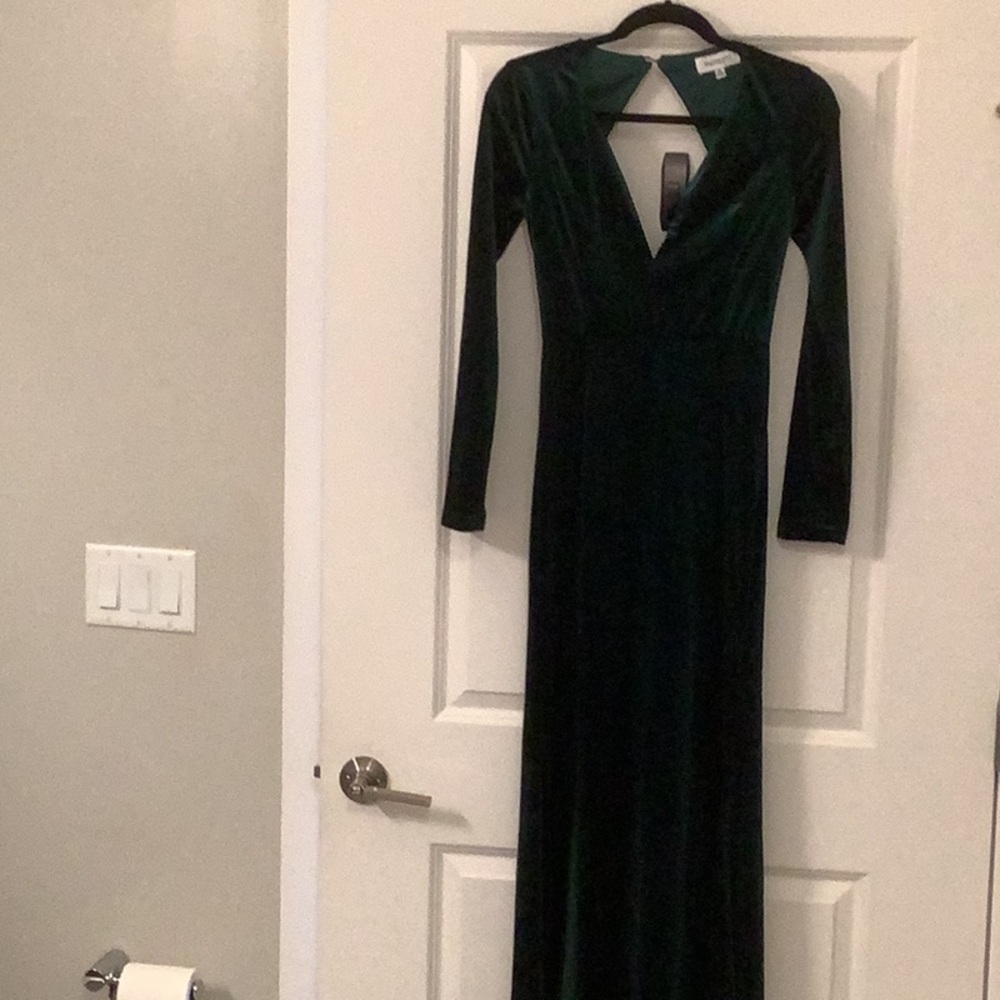 FAERIESTY ELEGANT COLD SHOULDER GOWN